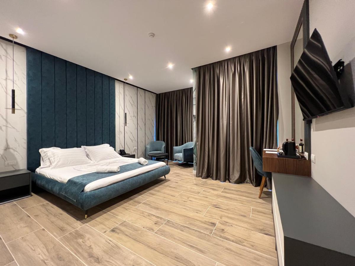 Domus Hotel & Apartments Shengjin Exterior photo