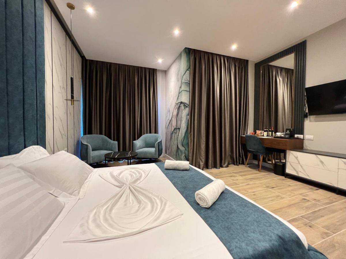 Domus Hotel & Apartments Shengjin Exterior photo
