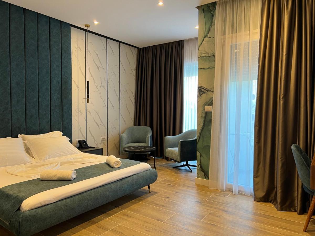 Domus Hotel & Apartments Shengjin Exterior photo