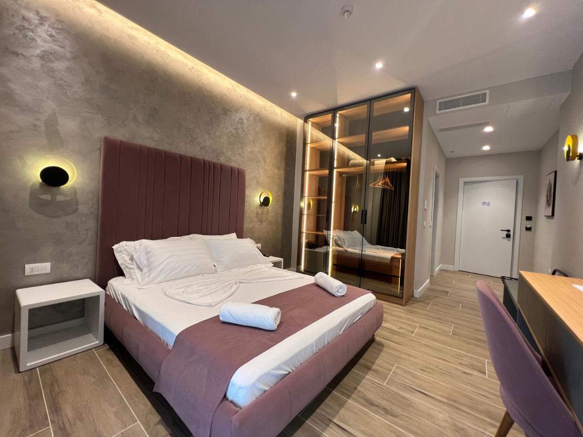 Domus Hotel & Apartments Shengjin Exterior photo