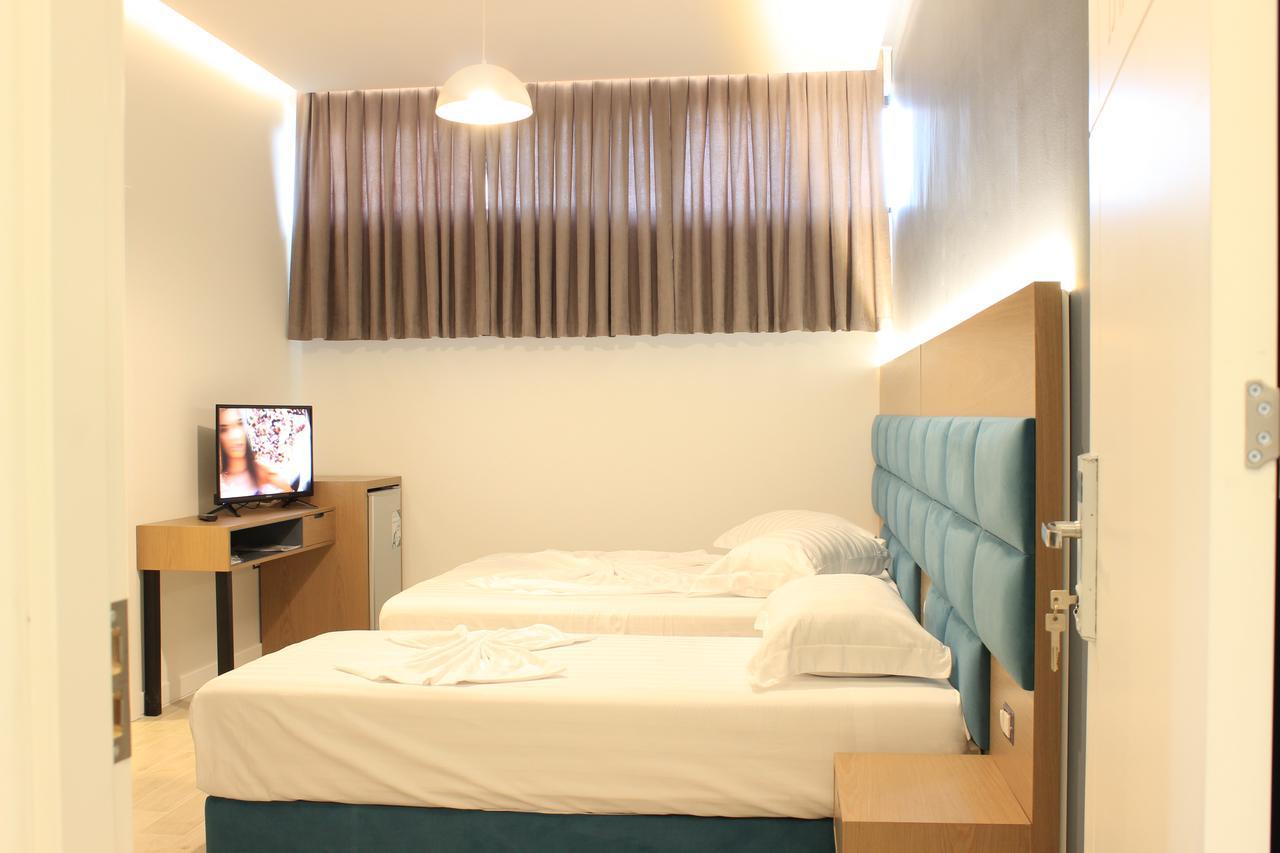 Domus Hotel & Apartments Shengjin Exterior photo