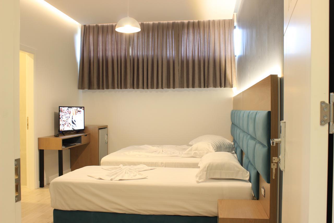 Domus Hotel & Apartments Shengjin Exterior photo